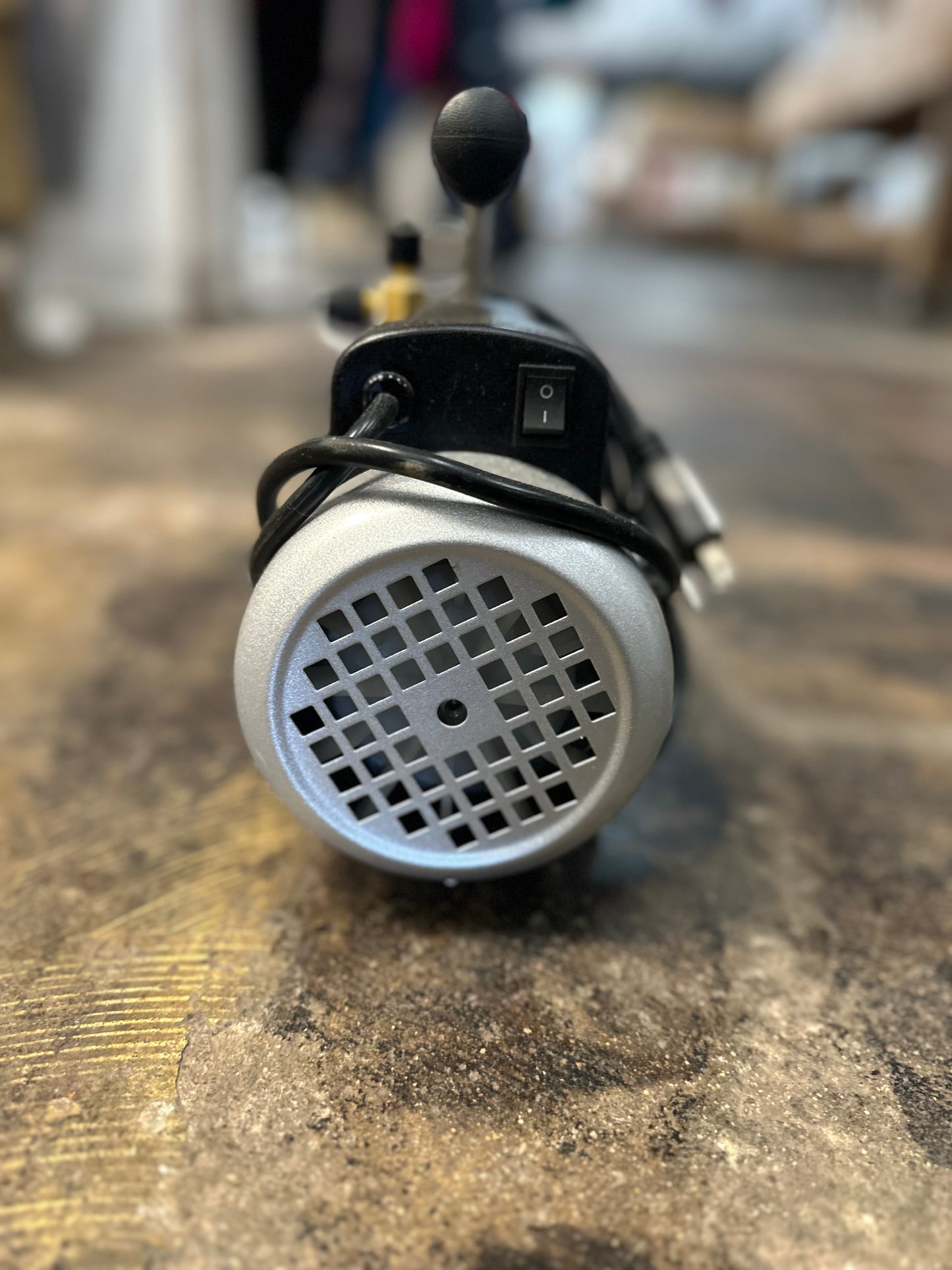Pittsburgh Automotive 2.5 CFM Vacuum Pump – Customer Return / Open Box