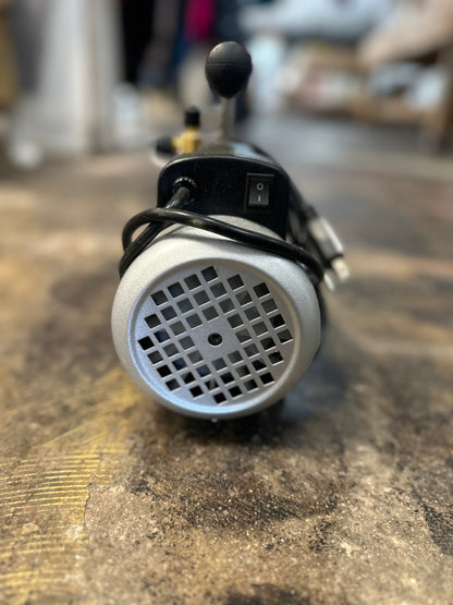 Pittsburgh Automotive 2.5 CFM Vacuum Pump – Customer Return / Open Box