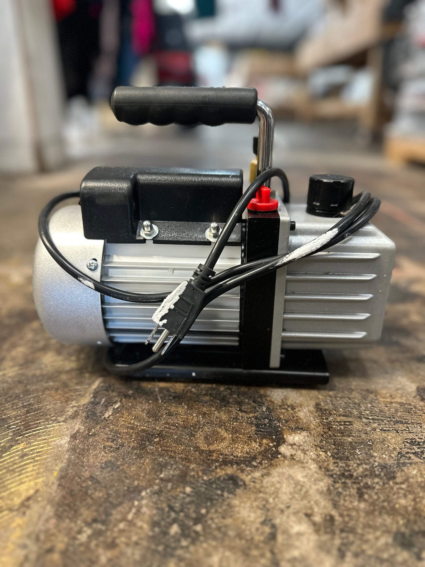 Pittsburgh Automotive 2.5 CFM Vacuum Pump – Customer Return / Open Box
