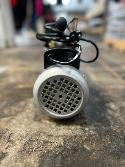 Pittsburgh Automotive 2.5 CFM Vacuum Pump – Customer Return / Open Box